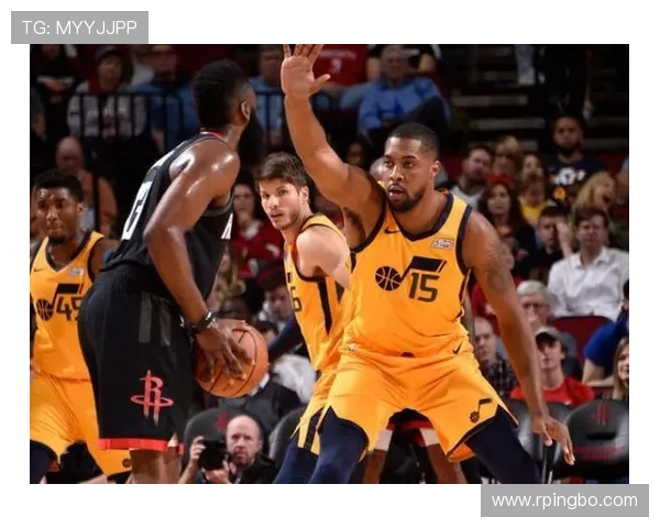 内线核心内内利用背打制造优势 提升关键时刻得分效率