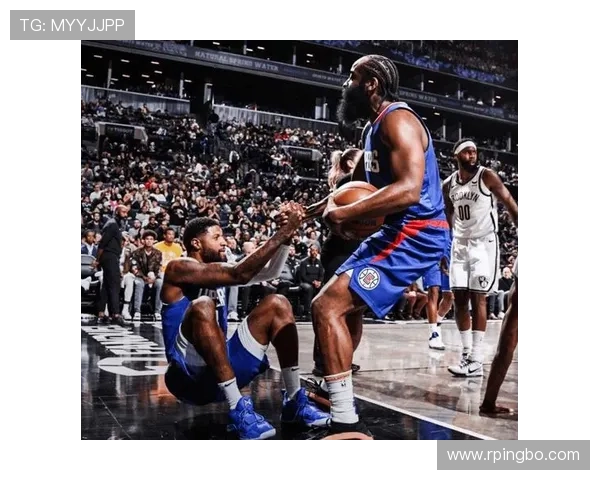 布兰德低位单打效率提升，内线硬解能力改变快船进攻结构